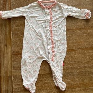 Magnetic Me Modal Sleeper